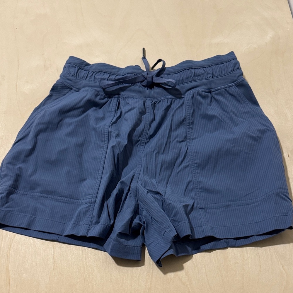 Lululemon Dance Studio high rise short 3.5” -  size 4